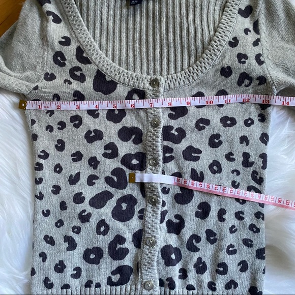 AMERICAN EAGLE Gray Leopard Button Up Cardigan - Picture 3 of 9